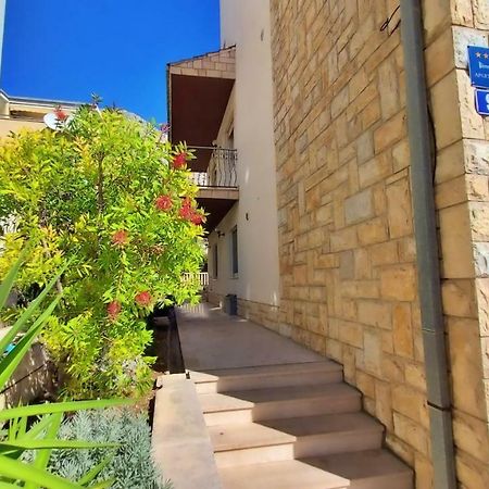 Apartments Slado Omis Bagian luar foto