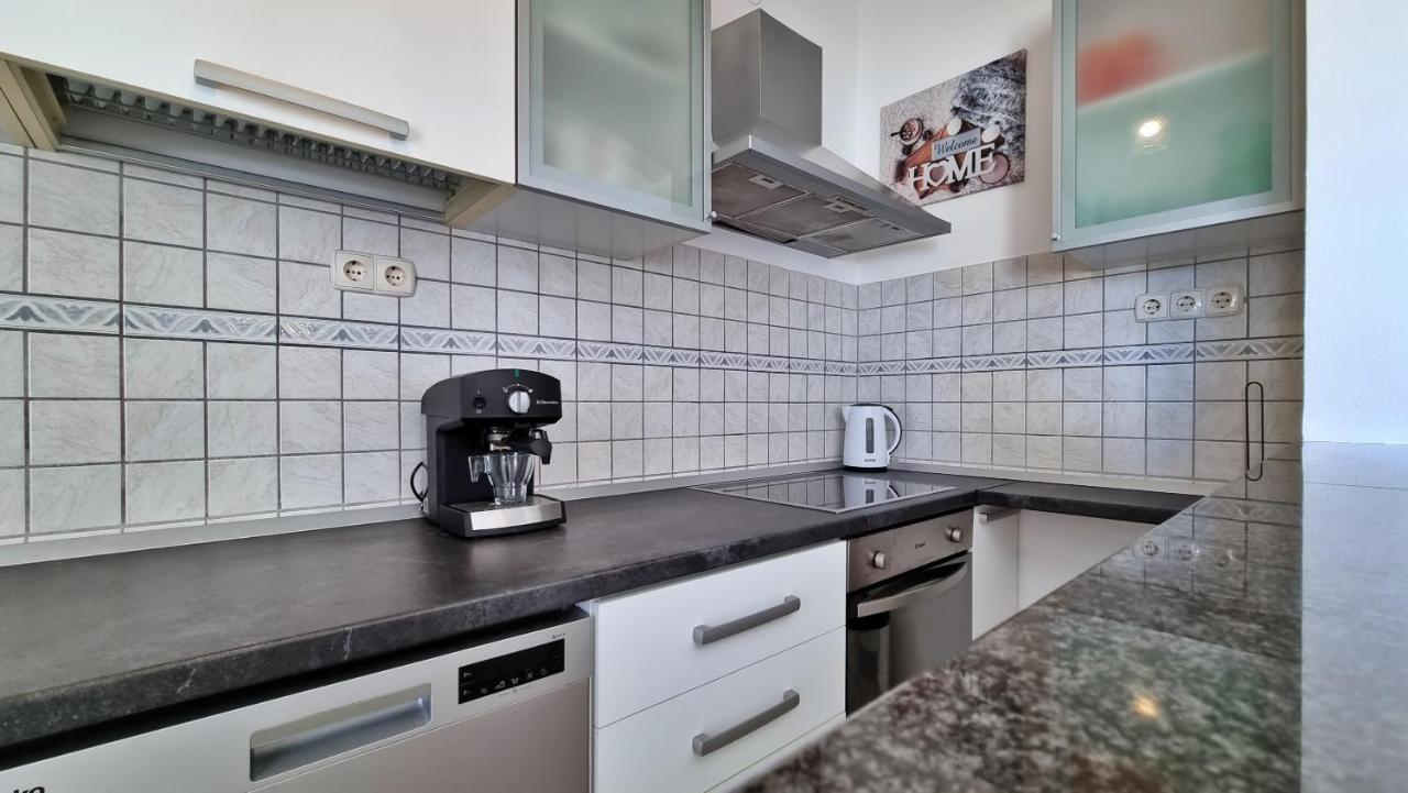 Apartments Slado Omis Bagian luar foto