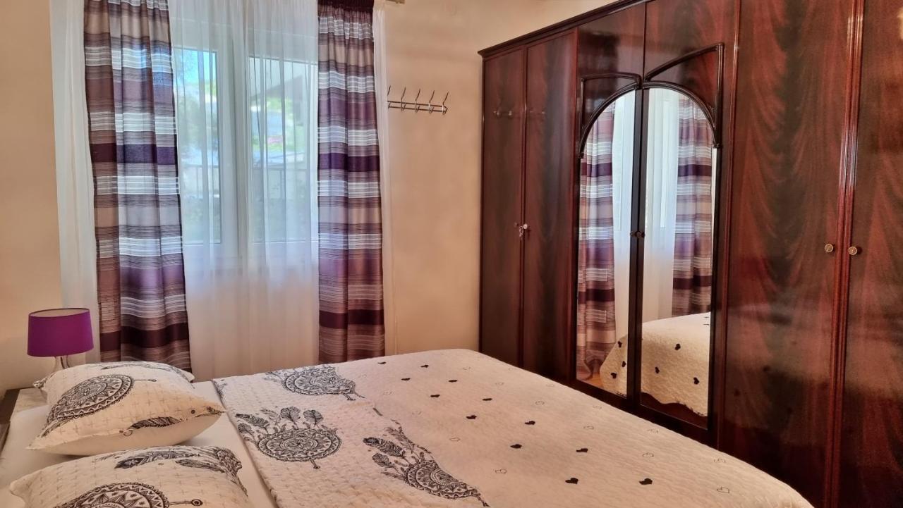 Apartments Slado Omis Bagian luar foto