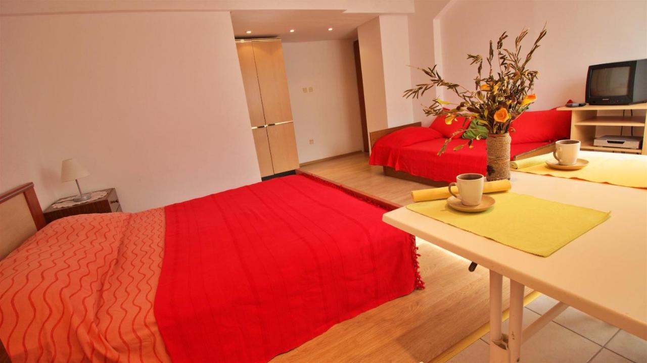 Apartments Slado Omis Bagian luar foto