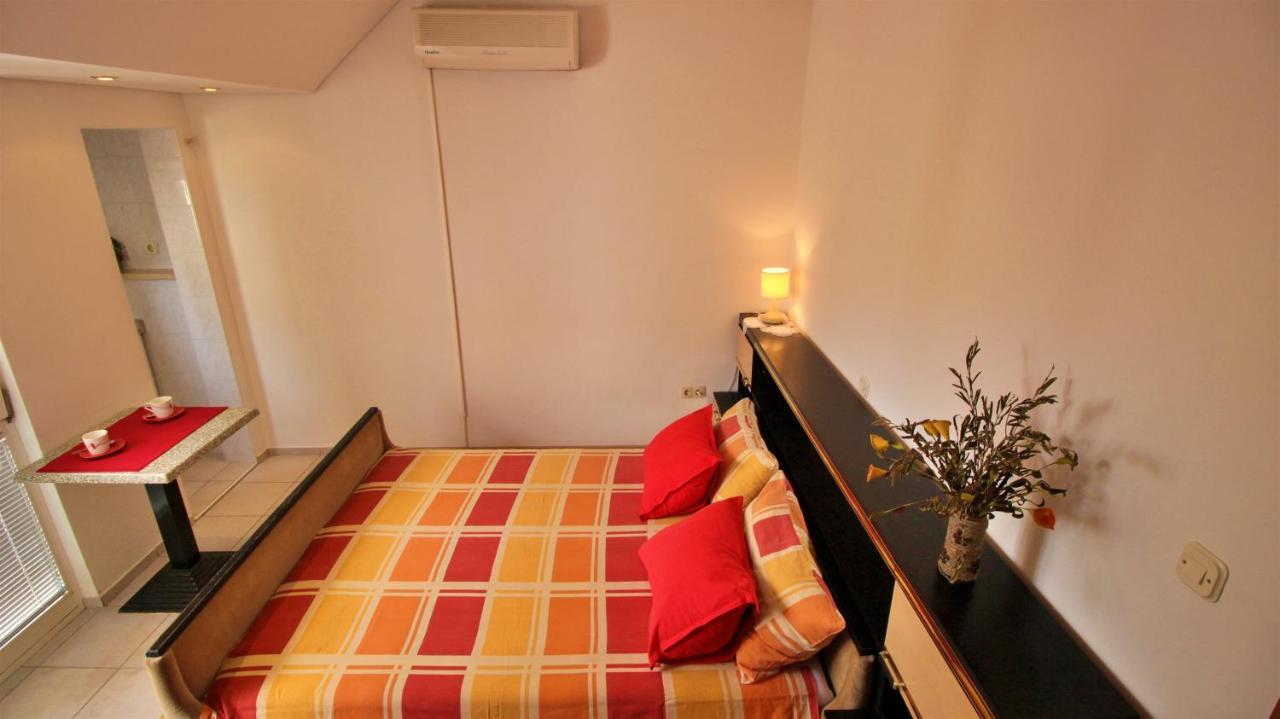 Apartments Slado Omis Bagian luar foto