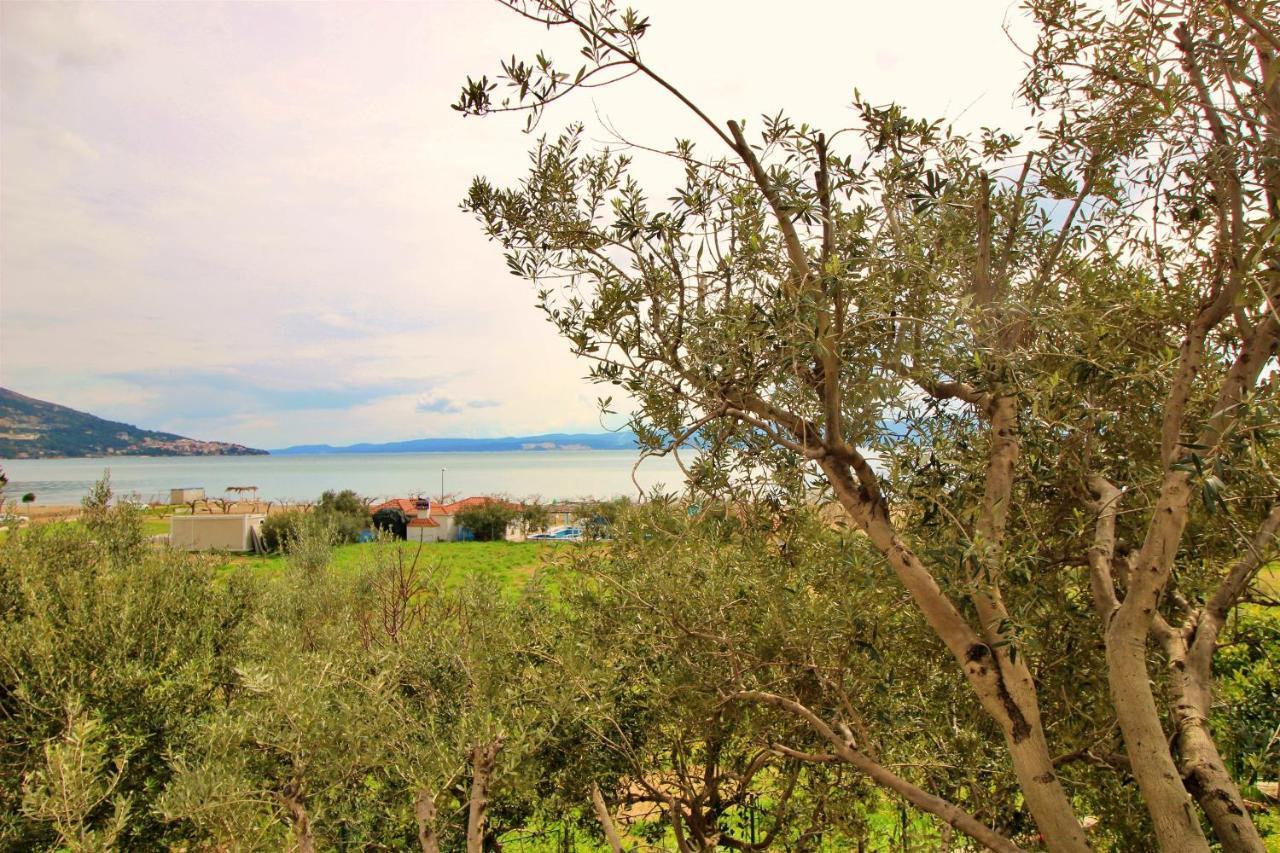 Apartments Slado Omis Bagian luar foto