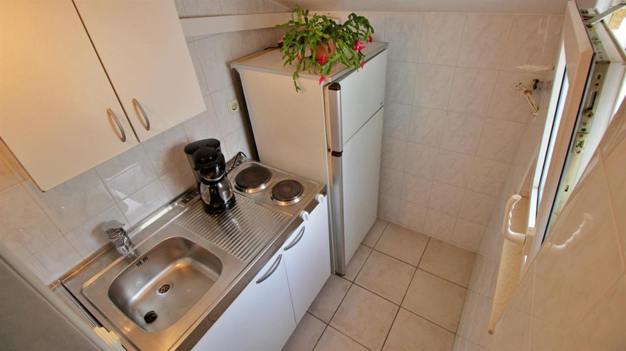 Apartments Slado Omis Bagian luar foto